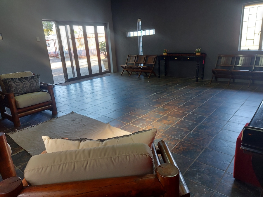 Commercial Property for Sale in Oos Einde North West
